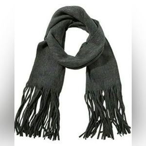 Lucky Brand Solid Brushed Gray Scarf. Wrap-around silhouette and tassel ends.